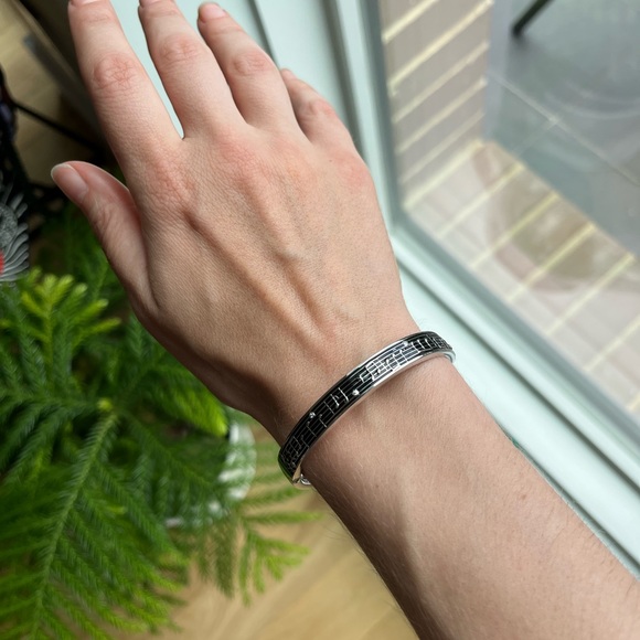 BRAND NEW Belle Etoile Bangle with Music Notes - Picture 2 of 5